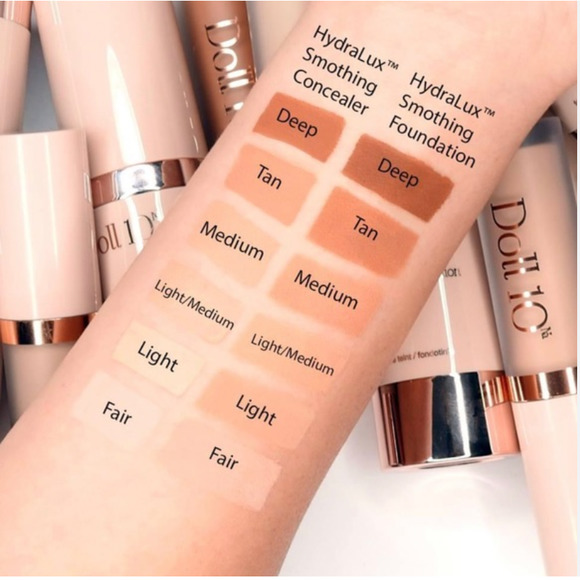 Doll 10 HydraLuxe Smoothing Foundation 1 Fl Oz Shade Medium - Picture 6 of 10